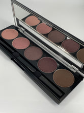 Load image into Gallery viewer, Eyeshadow Pallet - RSVP Beauty Clinic